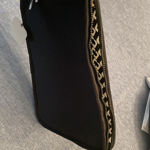 Reversible rectangular pouch for beach essentials. DVF - never worn tags, on. - Picture 6 of 6